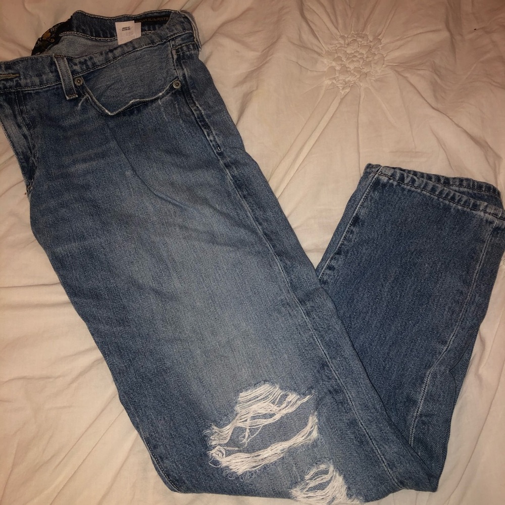 Light blue distressed jeans